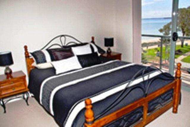 Boardwalk By The Beach Rockingham Exterior foto